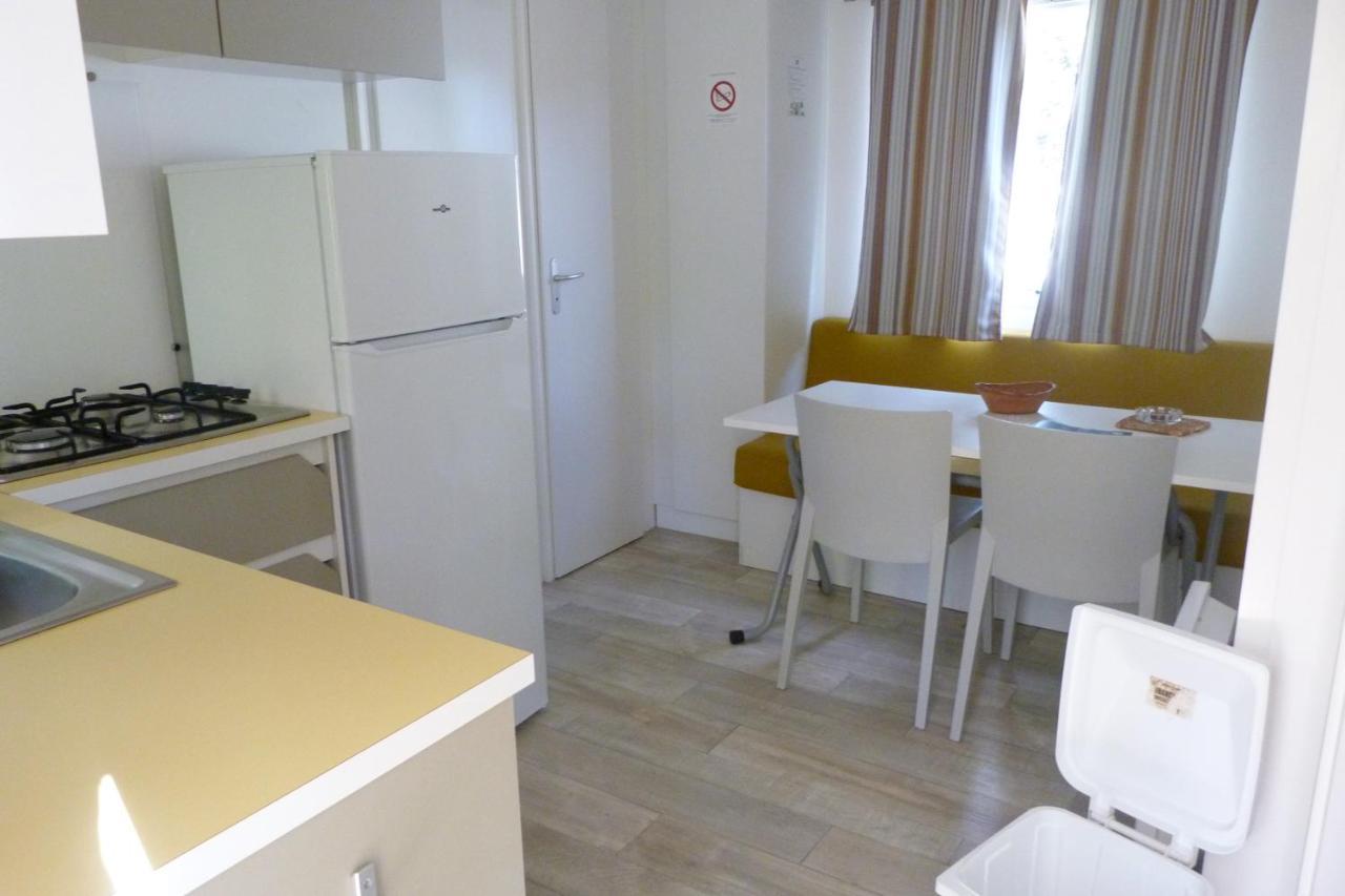 Camping L'Eau Vive Hotel Dauphin Bagian luar foto