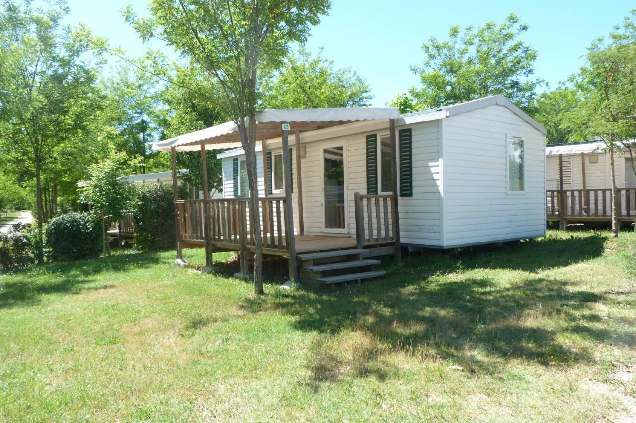 Camping L'Eau Vive Hotel Dauphin Bagian luar foto