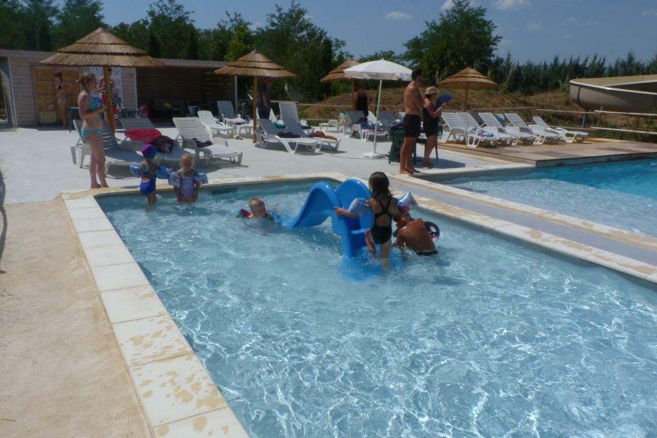 Camping L'Eau Vive Hotel Dauphin Bagian luar foto