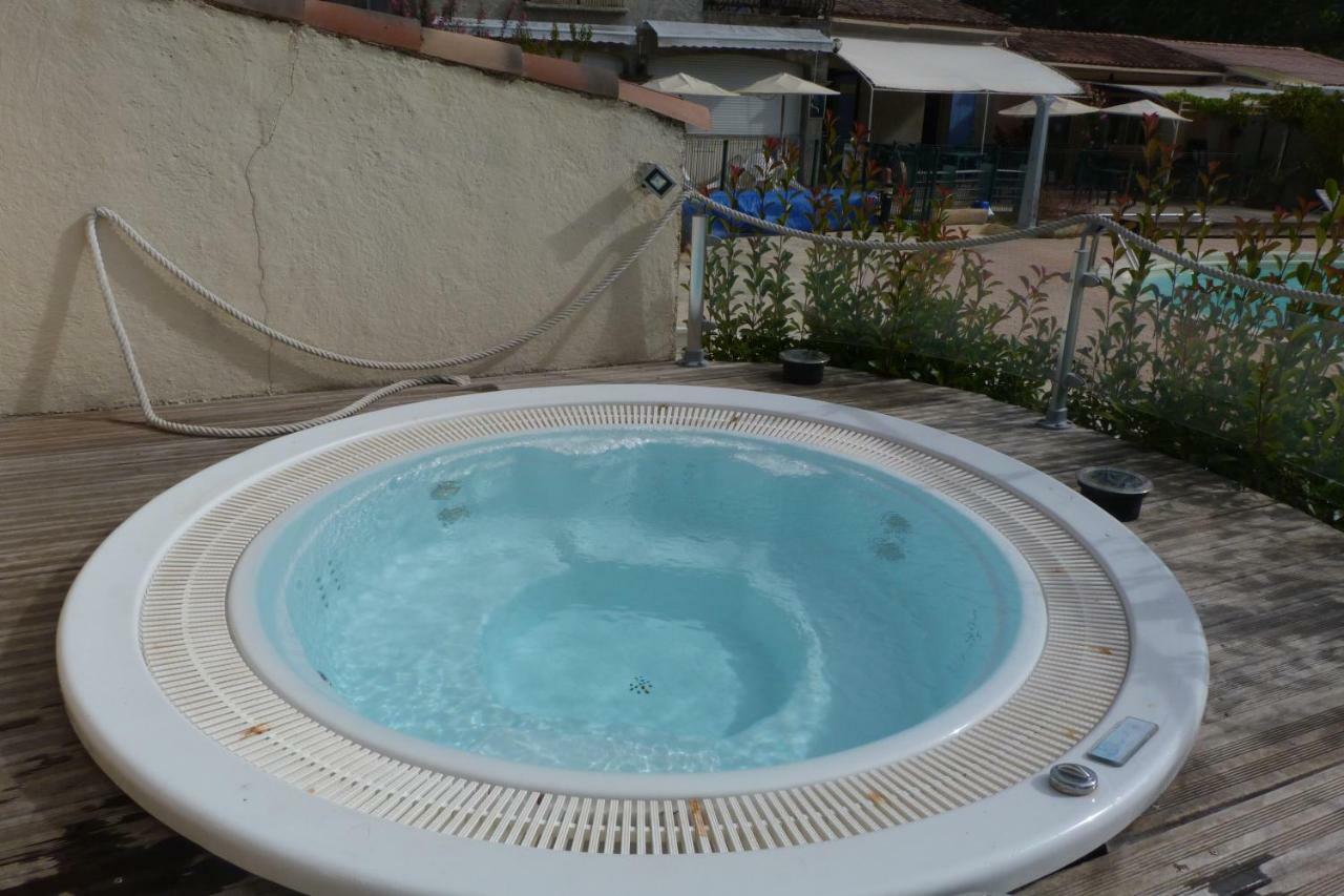 Camping L'Eau Vive Hotel Dauphin Bagian luar foto